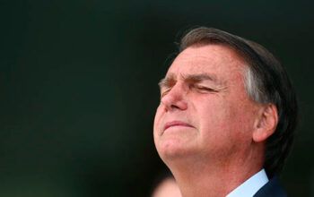 Bolsonaro acerta quadra na Mega da Virada apostando no número 13, diz irmão