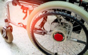 Cadeirante é morto a tiros após encostar em carro ao estacionar