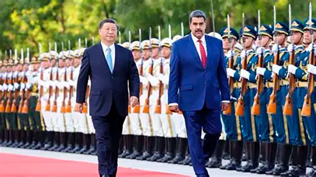 China pede que EUA liberte imediatamente Maduro e primeira-dama Cilia Flores
