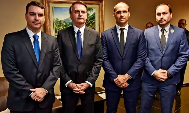 Clã Bolsonaro usa sequestro de Maduro para atacar Lula, Moraes e eleições