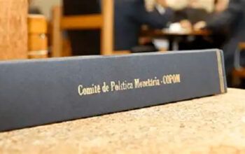 Copom mantém Selic em 15% e sinaliza início de cortes em março