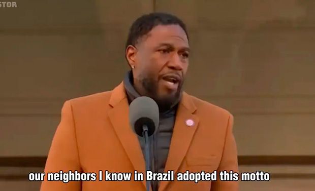 Defensor público cita luta do Brasil contra o fascismo em posse do prefeito de NY