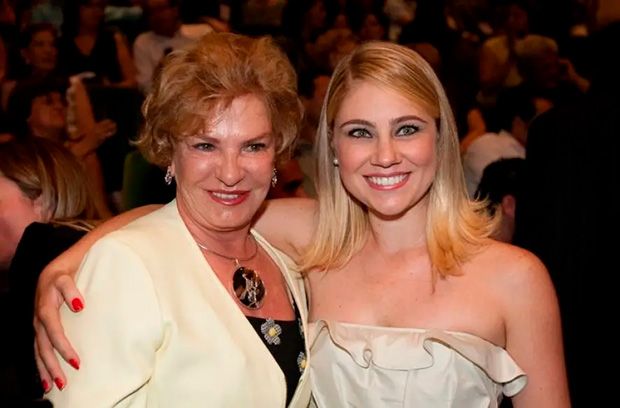 Desfile que homenageia Lula terá Juliana Baroni representando Marisa Letícia