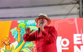 Em encontro do MST, Lula critica agressão à Venezuela e genocídio em Gaza