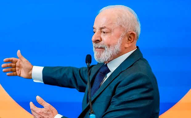 Financial Times aponta de Lula como favorito para vencer eleições em 2026