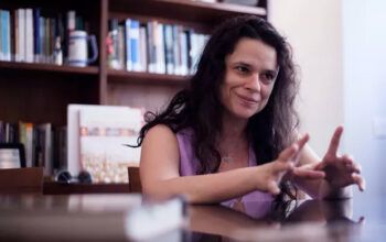 Janaina Paschoal chama Flávio de “filhinho de papai”