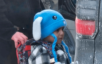 Justiça ordena libertação de menino de 5 anos preso pelo ICE nos EUA: “Ânsia pérfida de poder”