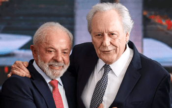 Lewandowski entrega carta de demissão a Lula e deixa o Ministério da Justiça