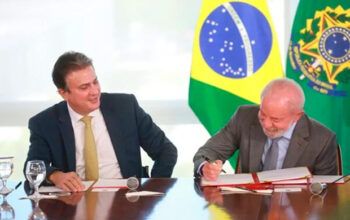 Lula assina MP com reajuste de 5,40% no piso salarial de professores