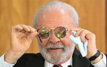 Lula faz cirurgia de catarata no olho esquerdo e já teve alta hospitalar