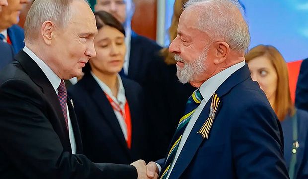 Lula liga para Putin e discute crise na Venezuela após ação dos EUA