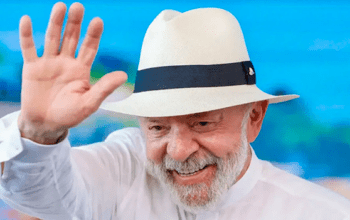 Lula passa por exames para cirurgia de catarata em Brasília