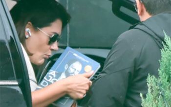 Michelle leva livro de autoria do bispo JB Carvalho sobre “masculinidade” para Bolsonaro