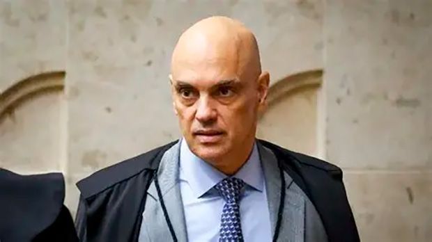 Moraes lista privilégios de Bolsonaro na PF e diz que prisão não é “colônia de férias”