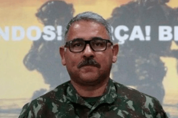 Moraes nega banho de sol a coronel: “Pretende passear livremente”