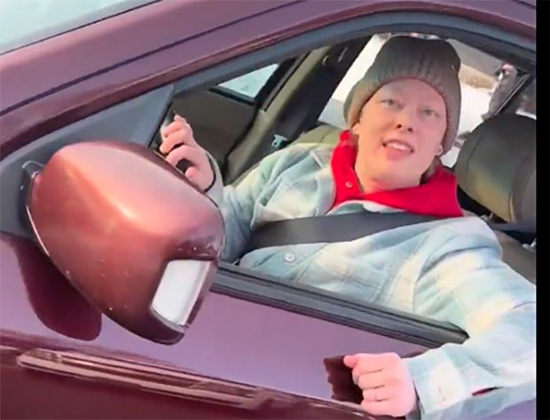 Mulher assassinada por agente do ICE disse “não estou brava com você” antes de ser morta