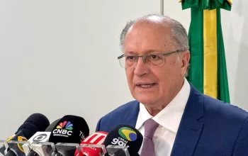 ‘Os criminosos devem sofrer o rigor da Justiça e o peso da História’, afirma Alckmin no 8 de janeiro