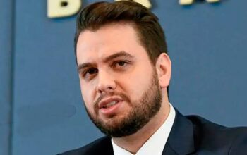 PGR se posiciona contra soltura de Filipe Martins por descumprimento de medidas judiciais