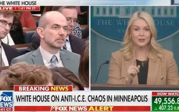Porta-voz de Trump ataca repórter por perguntar sobre mortes causadas pelo ICE