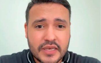 Padre leva golpe ao comprar túnicas na internet e expõe caso nas redes