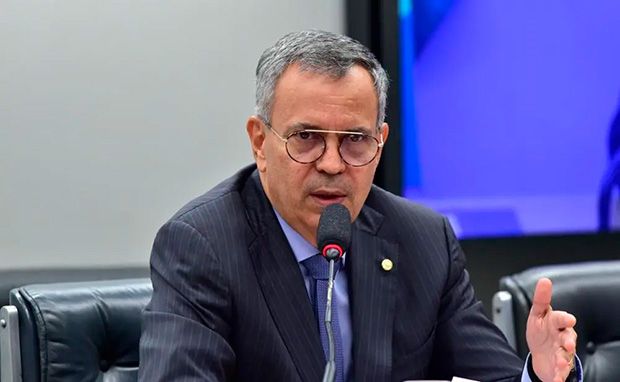 Deputado Félix Mendonça é alvo de uma nova fase da Operação Overclean por desvio de emendas