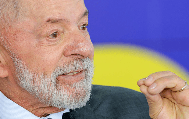 Lula tem evolução satisfatória após cirurgia de catarata