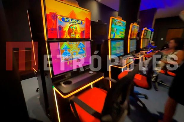 Resort Tayayá ligado a Toffoli tem cassino com máquina de apostas e blackjack