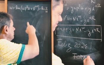 Tarcísio simula equação matemática que resulta  na resposta: Feliz 2026 = Fora PT"