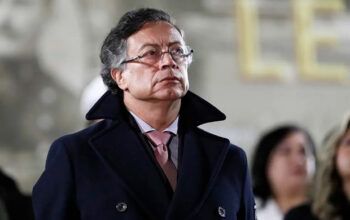 Trump fala com Petro por telefone e diz que espera encontrá-lo em breve