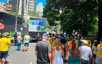 Apoiadores de Bolsonaro festejam “Bloco da Anistia” no Carnaval de BH