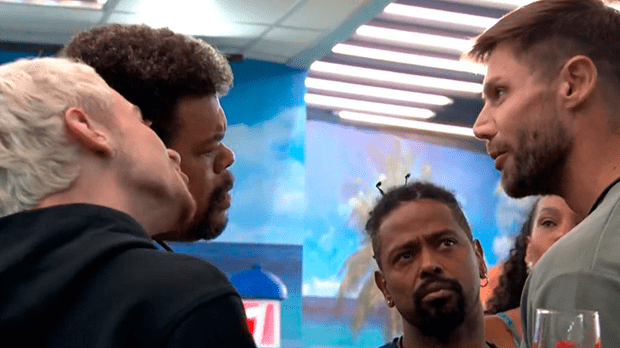 BBB28 - Babu perde o controle com Jonas após o sincerão e vai pra cima: "playboy"