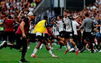 Corinthians vence o Flamengo e é bicampeão da Supercopa do Brasil