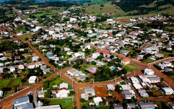 Criança de 10 anos é morta após homens armados invadirem casa no RS