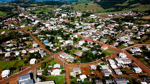 Criança de 10 anos é morta após homens armados invadirem casa no RS
