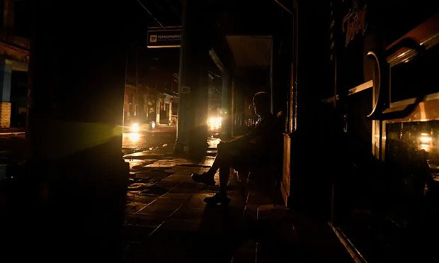 Cuba tem colapso parcial do sistema elétrico e afeta 3,4 milhões