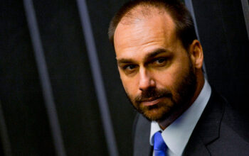 Eduardo Bolsonaro cobra apoio a Flávio e diz que Nikolas e Michelle sofrem de "amnésia"