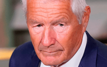 Ex-premiê da Noruega é acusado de corrupção após vínculo com Epstein