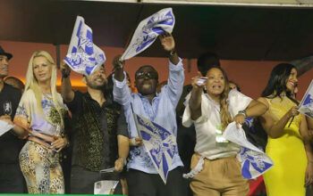 Globo censurou homenagem a Lula na Sapucaí, mas glorificou desfile pago por ditador africano