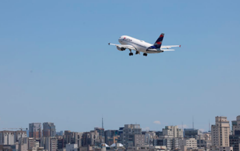 Greve na Argentina provoca alteração nos voos da Latam