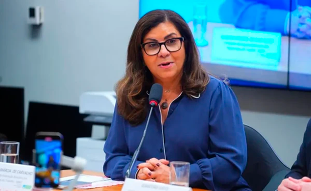 Juíza dos penduricalhos no STF recebeu R$ 696 mil em verbas após aposentadoria