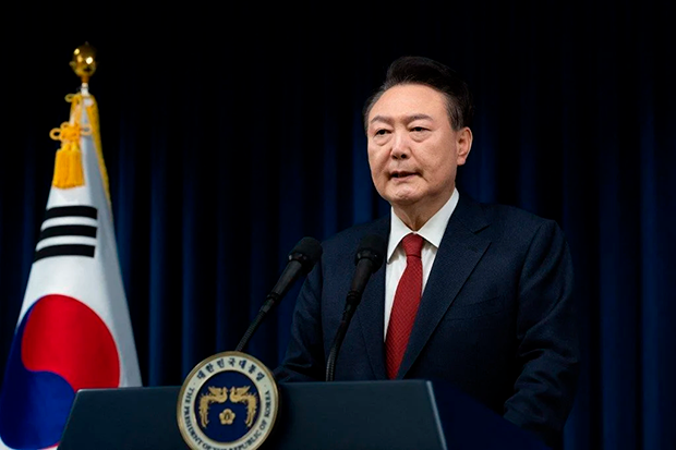 Justiça condena ex-presidente sul-coreano à prisão perpétua por insurreição