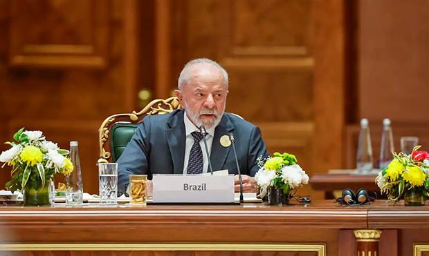 Lula defende na Índia regulação internacional da IA e cita “risco à democracia”