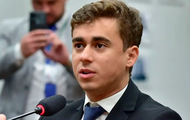 Nikolas ameaça acionar MP contra presidente da escola que homenageou Lula