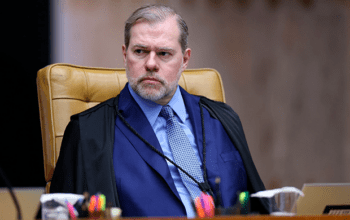 PF apresenta pedido de suspeição contra Toffoli após acessar celular de Vorcaro