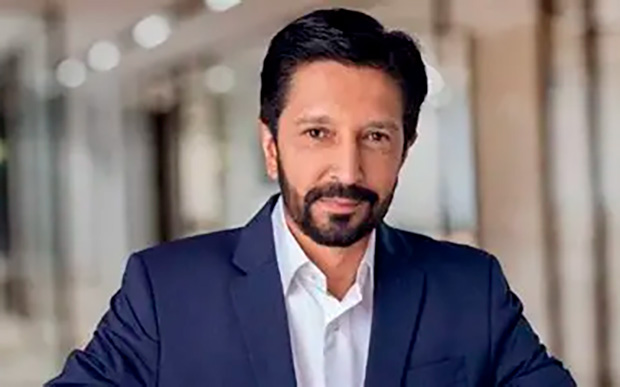 PT mostra que 55 aliados de Flávio Bolsonaro pagaram anúncios contra Lula após desfile