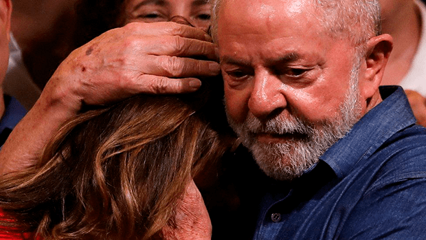 Real Time Big Data - Lula vence Flávio Bolsonaro em todos os cenários do 1º turno