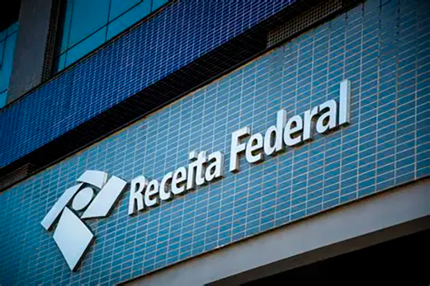 Receita afasta auditor investigado por acesso indevido a dados ligados a ministros do STF