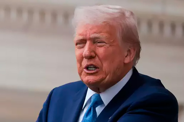 Trump se revolta após tarifaço ser derrubado: "Vergonha"