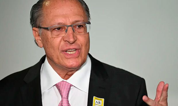 Viagem de Lula a Washington pode “zerar” o tarifaço, diz Alckmin