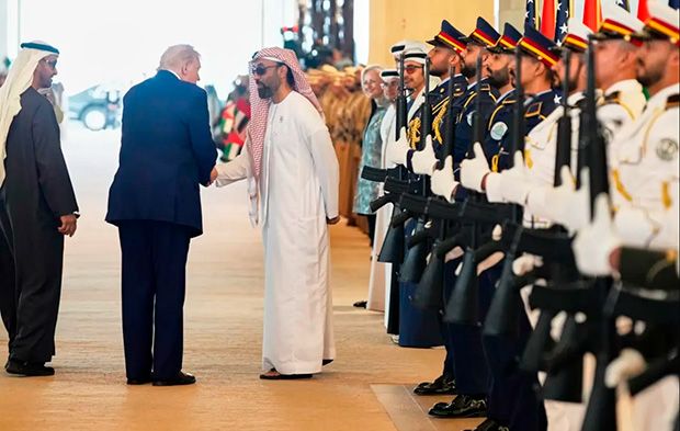 Xeique de Abu Dhabi fechou negócio bilionário com família Trump antes da posse
